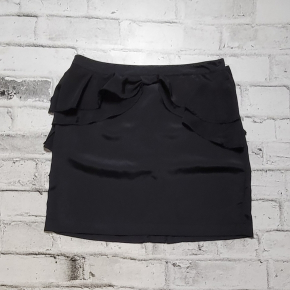 H&M Black Mini Skirt With Ruffles - Picture 1 of 4